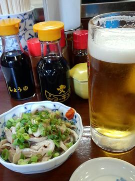 博多でビールと酢モツと一口餃子_a0098948_22285641.jpg