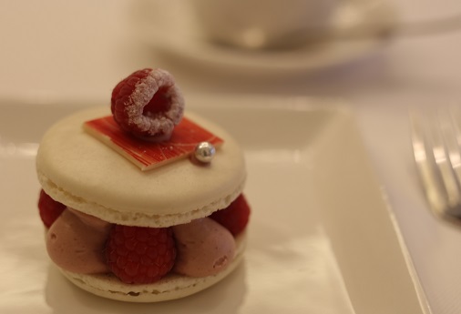 Macaronade framboise au the\'　と　豚の紅茶煮_a0196251_2150117.jpg