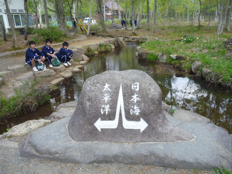 川の出発点に壮大な思いをはせる。自然と共生した町の癒し・郡上八幡-初ロード旅・鈴鹿を目指して⑪_e0138081_5361840.jpg