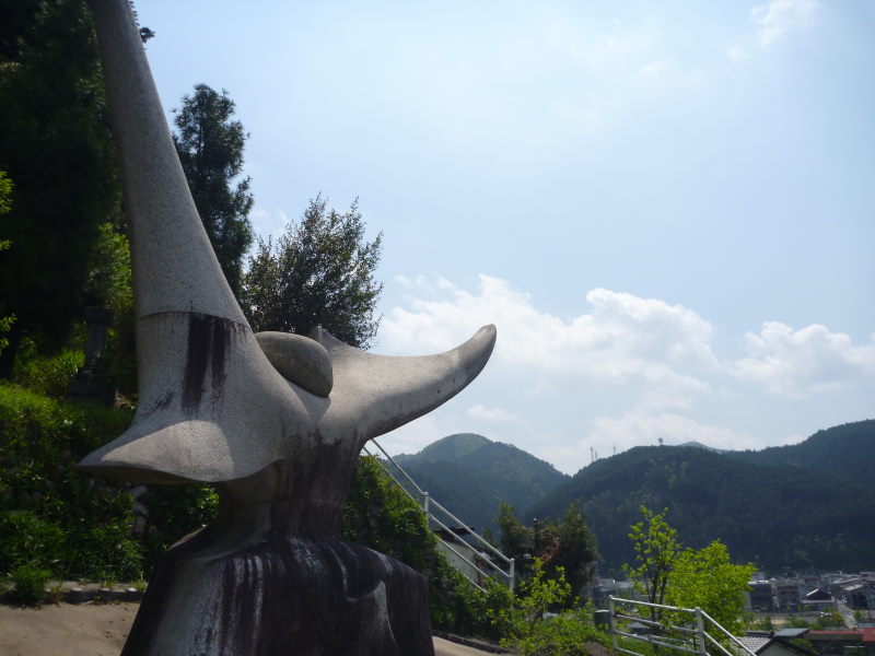 川の出発点に壮大な思いをはせる。自然と共生した町の癒し・郡上八幡-初ロード旅・鈴鹿を目指して⑪_e0138081_5401591.jpg