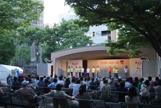 ⑥札幌大通公園の花、参議院選挙頑張れ維新の会、安倍総理自民党と維新の会の連合を、安倍総理に超・期待_d0181492_032936.jpg