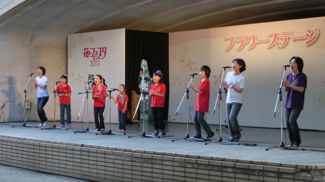 ⑥札幌大通公園の花、参議院選挙頑張れ維新の会、安倍総理自民党と維新の会の連合を、安倍総理に超・期待_d0181492_0382896.jpg