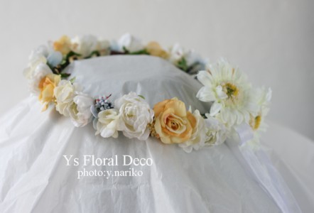 後ろにポイントのある花冠 & お揃いのリストレット_b0113510_94746.jpg