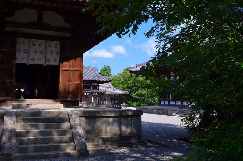 【唐招提寺】鑑真和上坐像の公開(レプリカ)_e0237645_052976.jpg
