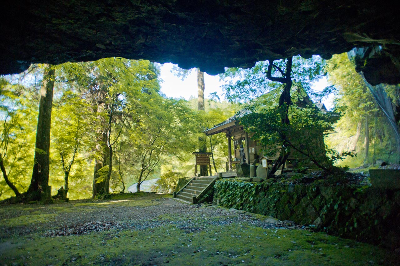 八女津媛神社　２　福岡県八女市矢部村_b0023047_4243786.jpg