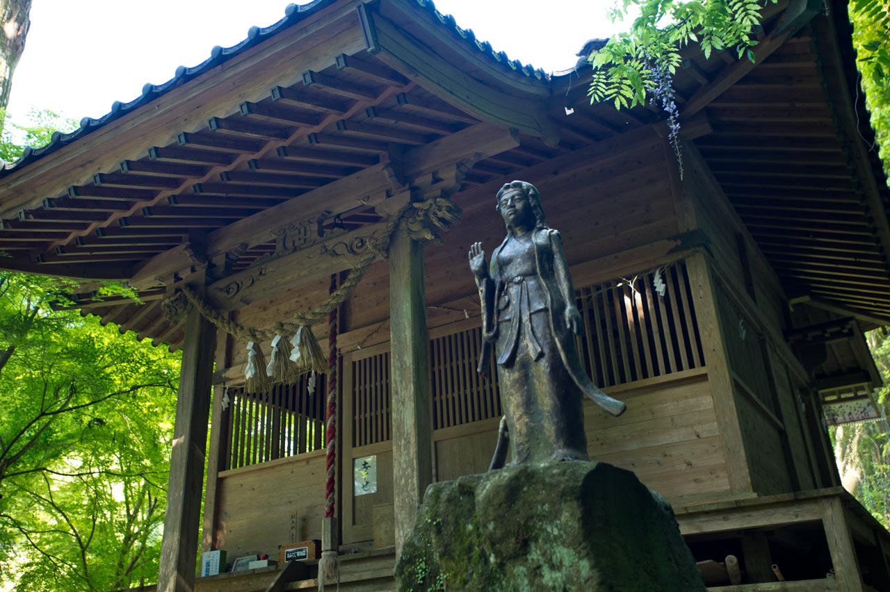 八女津媛神社　２　福岡県八女市矢部村_b0023047_4252168.jpg