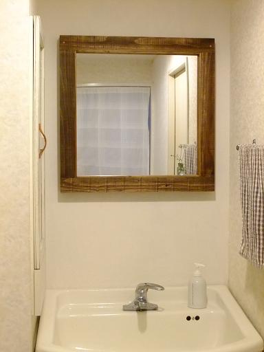 洗面台の壁紙を貼りかえる C O C O T I