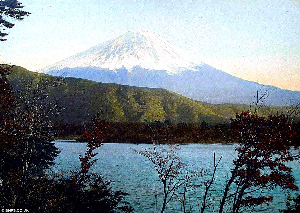 日本は一日にしてならず：海外「未来都市のようだ！」大阪高層ビル群の夜景に外人が感嘆_e0171614_1512147.jpg