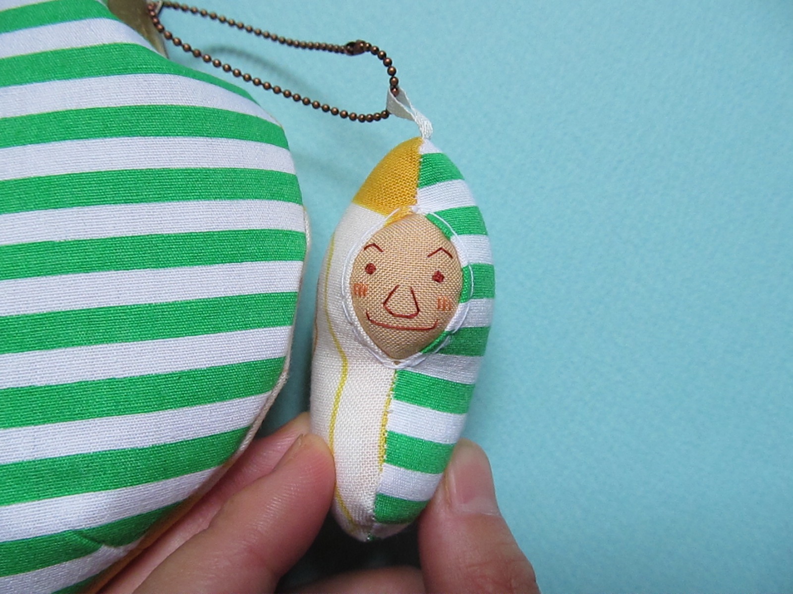 引き続き豆ずきん×カクカメ(バッグに取り付けられる編)_f0129557_15454981.jpg
