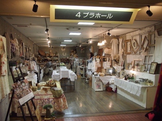 SAPPORO ANTIQUE MARKET開催中＊_d0316265_23444420.jpg