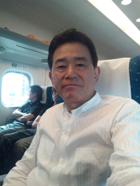 広島へ向かっています。_e0119092_10103162.jpg