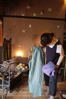 ②試着大会・つづき~acota(アコタ)の服~_f0226293_7465567.jpg