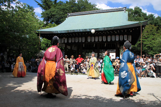 白峯神宮七夕祭り1　蹴鞠_e0048413_22255983.jpg