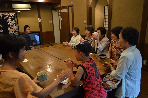 チャリティーお茶席無事終了_d0230676_1321379.jpg