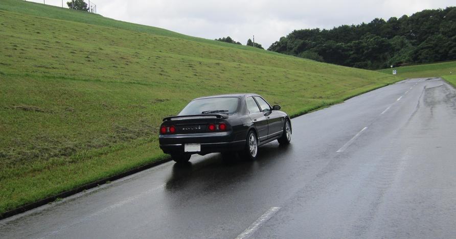 息苦しい、梅雨・・・と、R33スカイライン_b0103488_22321036.jpg