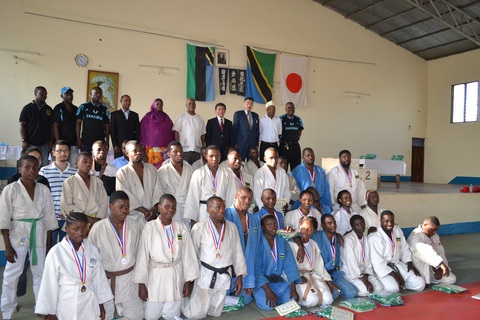 THE RESULT OF TANZANIA NATIONAL WEIGHT CATEGORY JUDO CHAMPIONSHIP 2013～体重別柔道選手権結果_a0088841_11392832.jpg