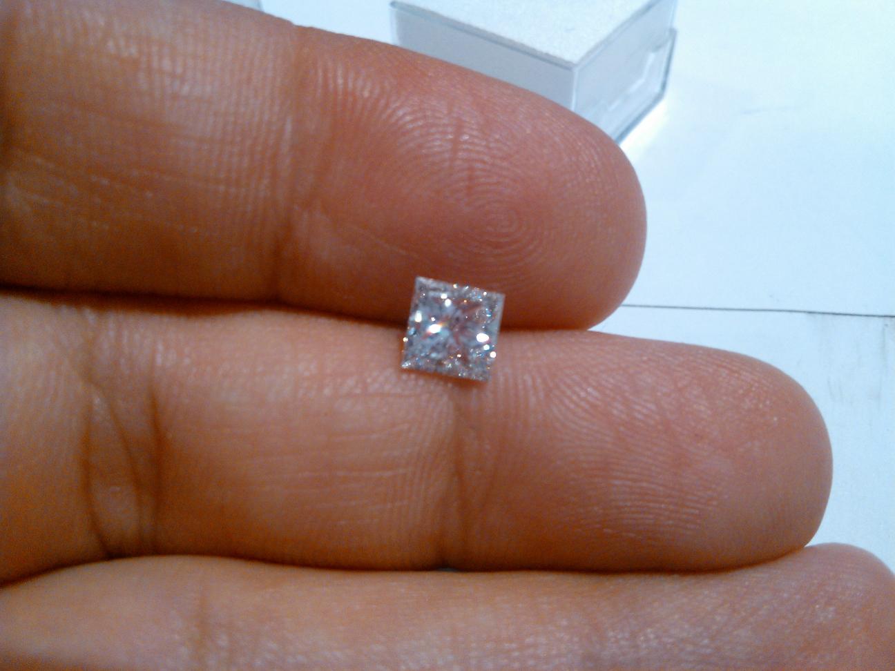 即決☆0.424ct☆✨プリンセスカットダイヤモンドE，F，I-1スタッド