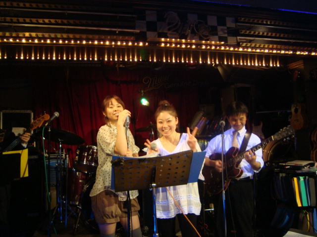 西新宿「ライブハウス 新宿21世紀」へ行く。_f0232060_1442967.jpg