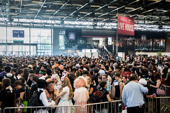 NIGHTMARE、初海外ステージとなったヨーロッパ最大規模のJapan Expoで5,000人熱狂_e0197970_10563529.jpg