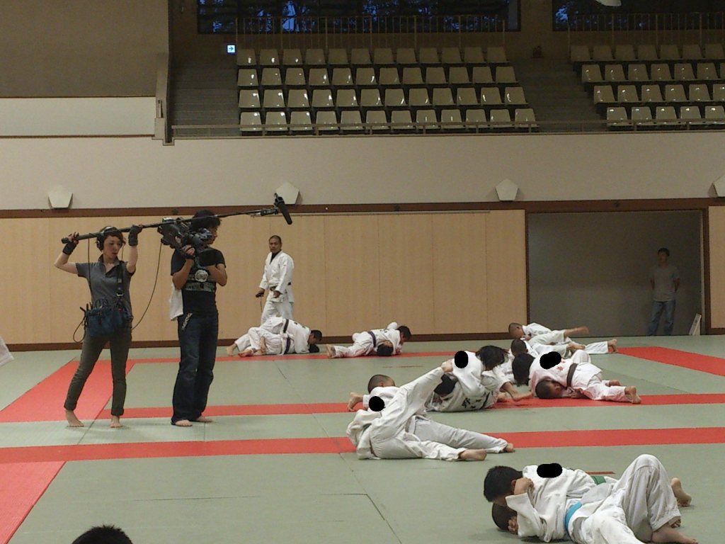 テレビに出ますぞ(^O^)_b0172494_23372777.jpg