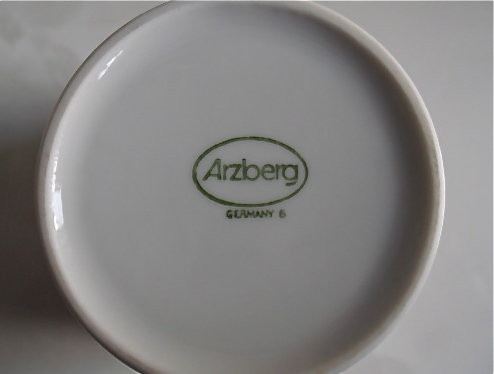 \"Arzberg\" Milk Jug & Cup (GERMANY)_f0158009_653242.jpg