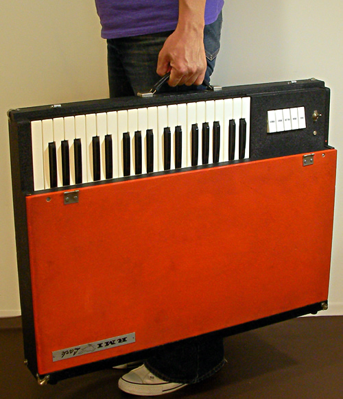RMI Lark Combo Organ outshot_e0045459_2019364.jpg