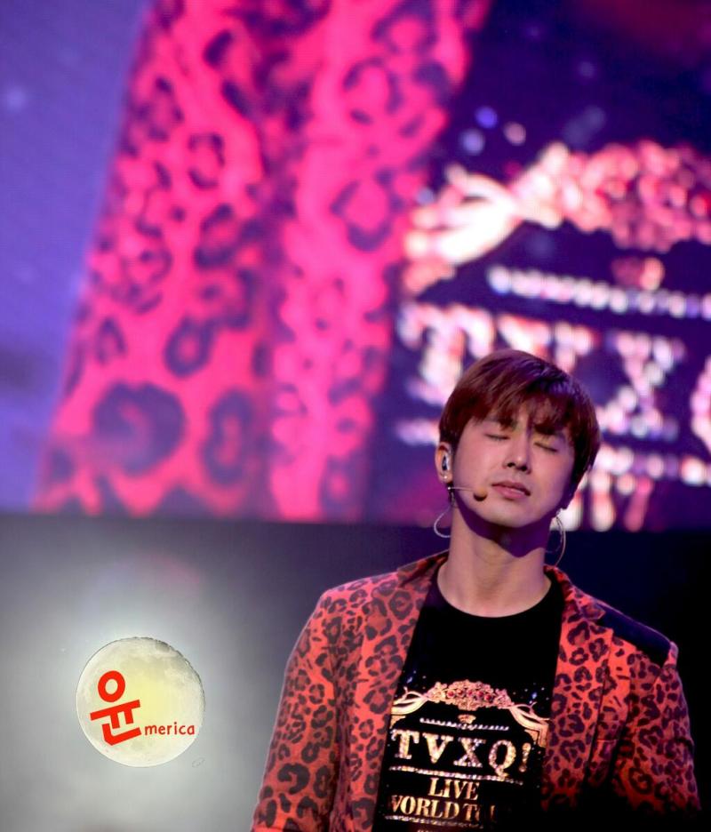 TVXQ!LIVE WORLD TOUR\"Catch Me\" in LA　画像_e0250565_21512860.jpg