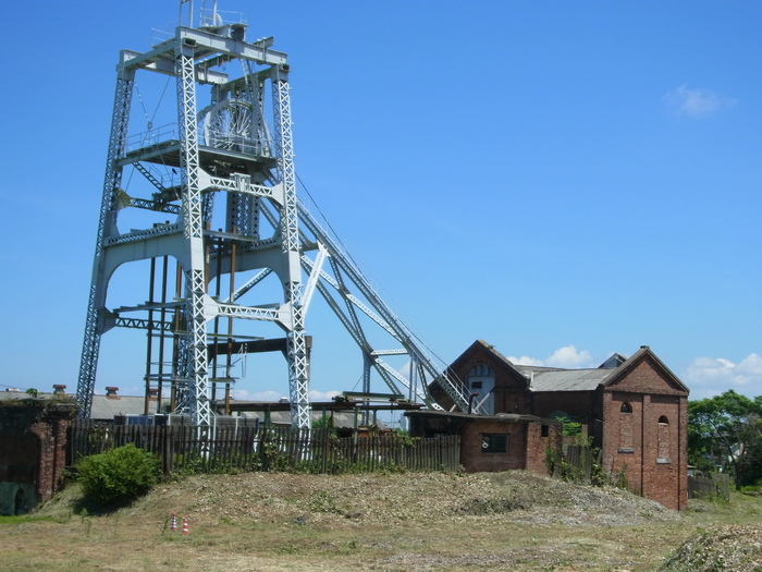 サマー合宿では大牟田市の近代産業遺産を巡ります。_d0116009_10351210.jpg