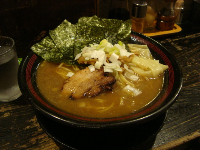 西新宿「ラーメン 凪 煮干王」へ行く。_f0232060_025183.jpg