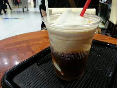 サザコーヒーのコーヒーフロート♪_d0219834_1054978.jpg