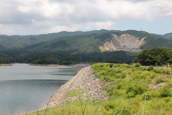 三重北部のダムと永源寺ダムと滋賀県の道の駅　その1　菰野調整池・中里ダム・打上調整池_d0187275_2135960.jpg