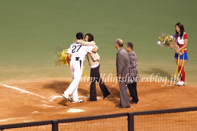 元東京ヤクルトスワローズ古田敦也の引退記念フィギュア