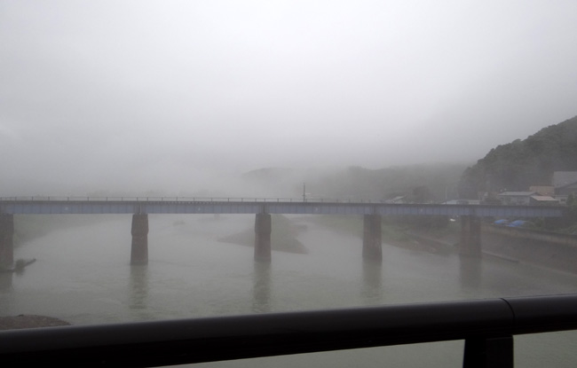 雨と霧の西海岸ドライブ＾＾_a0136293_18113557.jpg