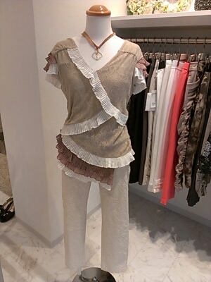 今日のディスプレイ_c0209314_1633535.jpg
