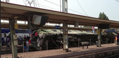 Catastrophe de Brétigny : l\'aiguillage aurait provoqué le déraillement_b0152141_2003857.jpg