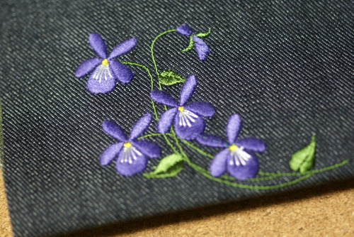 スミレ刺繍、新作です。 : 布と糸の時間plus