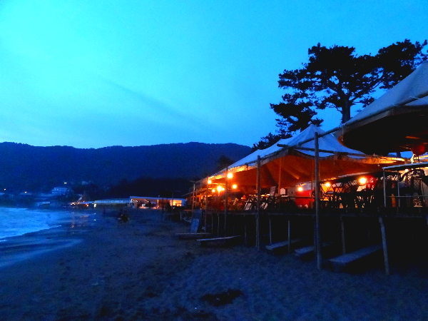 「ニュースタイルの海の家が、ビーチでの楽しみ方を変えた」7/15放送「ちょっとリュクスな湘南散歩」_f0278974_1023747.jpg