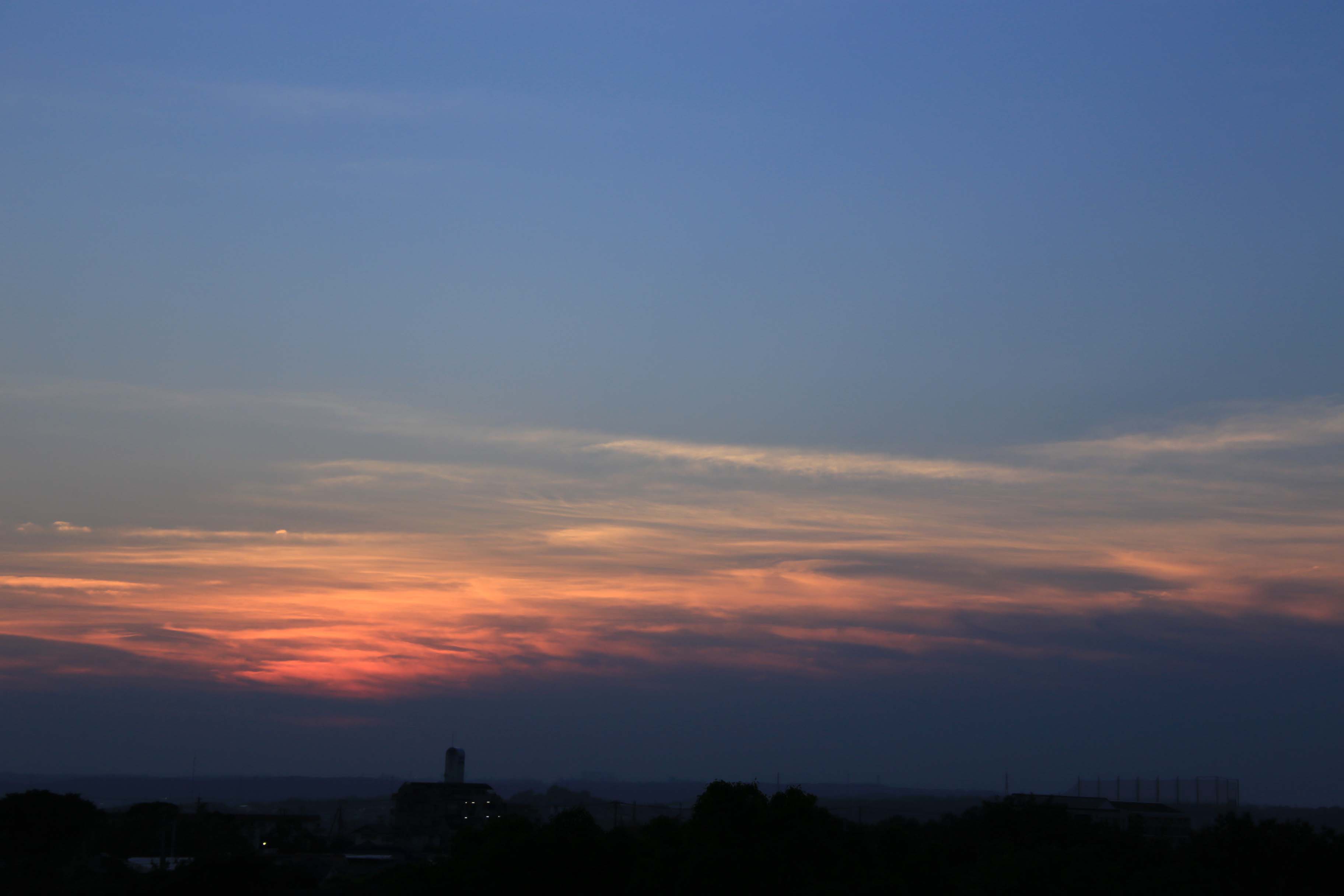 一週間の空！_c0083210_835772.jpg