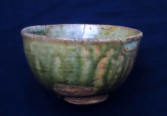美濃窯 安土 桃山 香合 茶道具 古田織部 緑釉薬 鉄絵 美濃焼 工芸品