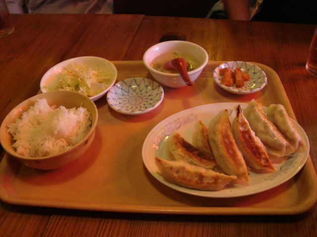 東新宿「餃子市」へ行く。_f0232060_1554813.jpg