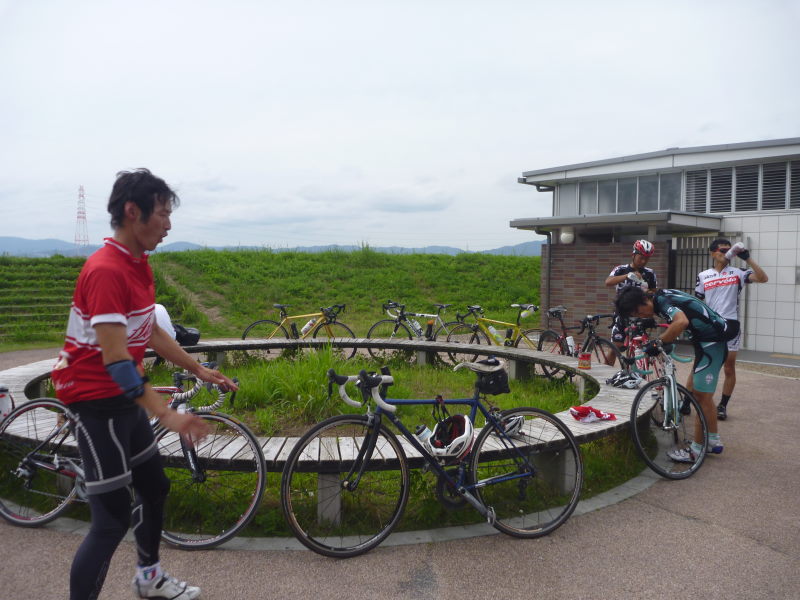 足湯cafeで談笑＆まったり。最後に思わぬダッシュ合戦でへとへとー大原・足湯cafeライド②_e0138081_8241726.jpg