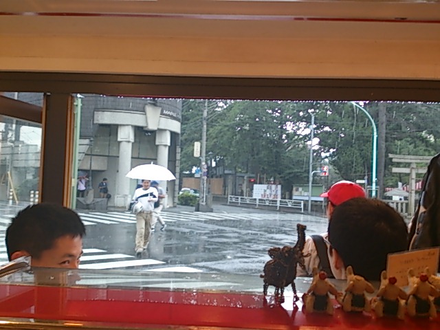 『突然の雷雨』_a0075684_0125449.jpg