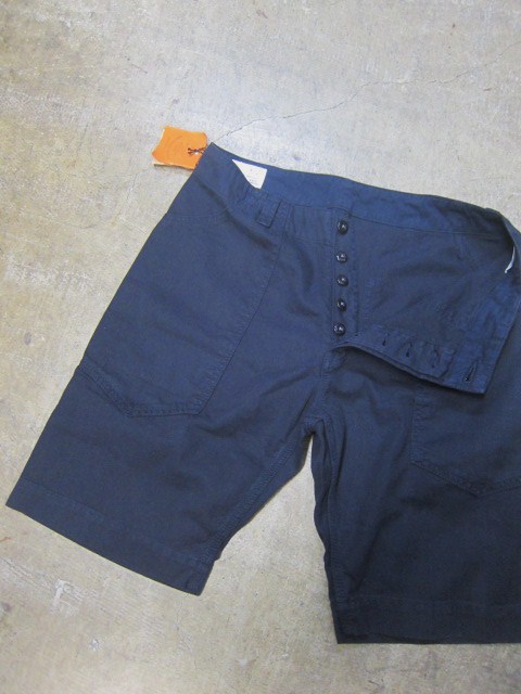 Kato ・・・ 大好評のMUSTARD SHORTS に続き、NAVY SHORTS の入荷です♪♪♪_d0152280_3453216.jpg