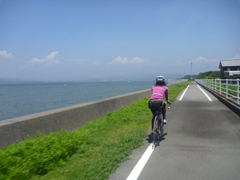 暑いが風はさわやか。クリアな景色を臨み、そしてうなぎ！・浜名湖－中部ウォータービューサイクリング③_e0138081_4551321.jpg