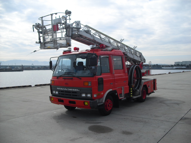 消防車は廃車に出さずに買取りに出そう 消防車を廃車にする際に必要な手続き 書類 諸注意について