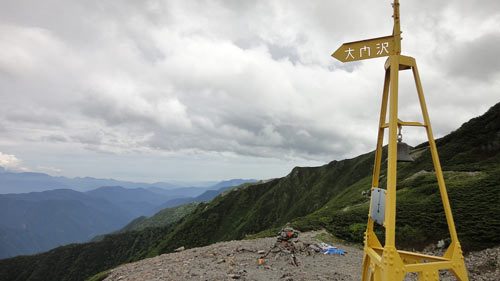 白峰三山縦走　　北岳　間ノ岳　農鳥岳_a0157297_0505216.jpg