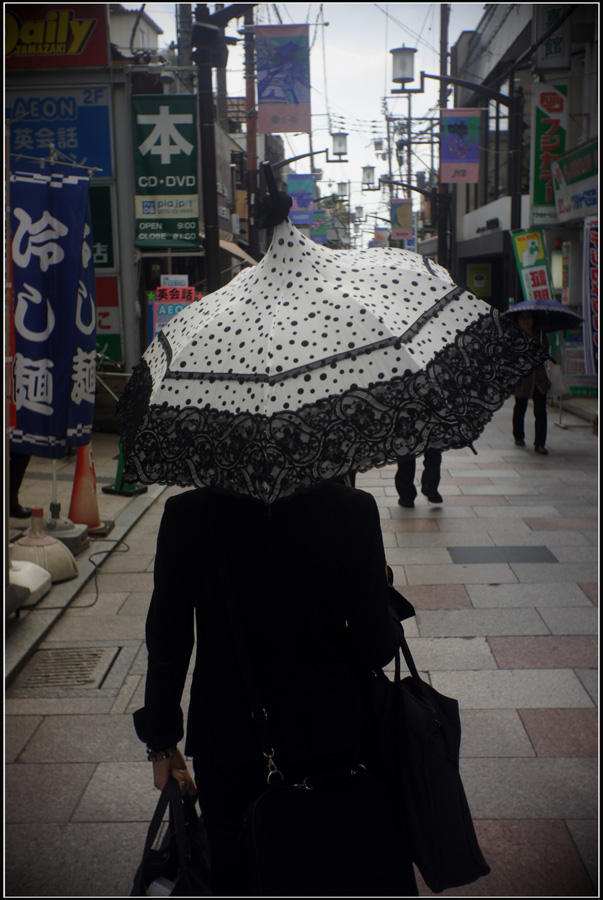 750 いつもの町（スーパーシックス25mmF1.9は育ちの良さが分かる立ち居振る舞い）_b0226423_2156261.jpg