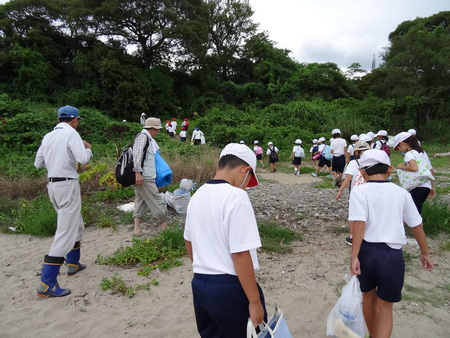 箱作小学校２年生「磯の生き物観察」サポート　　in  箱作自然海岸_c0108460_22494032.jpg