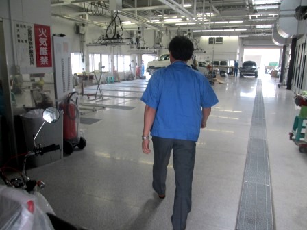 夏休みの宿題はおまかせ②「四国車体工業さん」_d0162564_184648.jpg