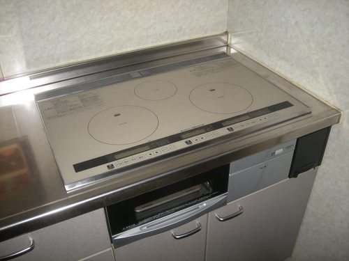 M様邸(佐伯区五日市中央)太陽光発電・オール電化工事_d0125228_7485818.jpg